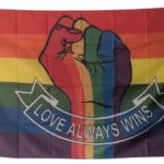 Love always wins knyttneve prideflagg 90x150 cm