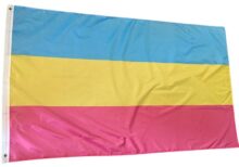 Det panseksuelle flagget i størrelsen 90x150 cm. Fargene blå, gul og rosa.