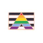 Vis støtte til LHBTQ+-miljøet med denne straight ally pride pin.