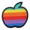 Brodert Apple-logo med pridefargene