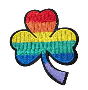 Pride kløver broderi Pride kløver broderi i regnbuens farger.