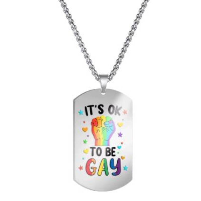 Pride nøkkelring med teksten "It's ok to be gay".