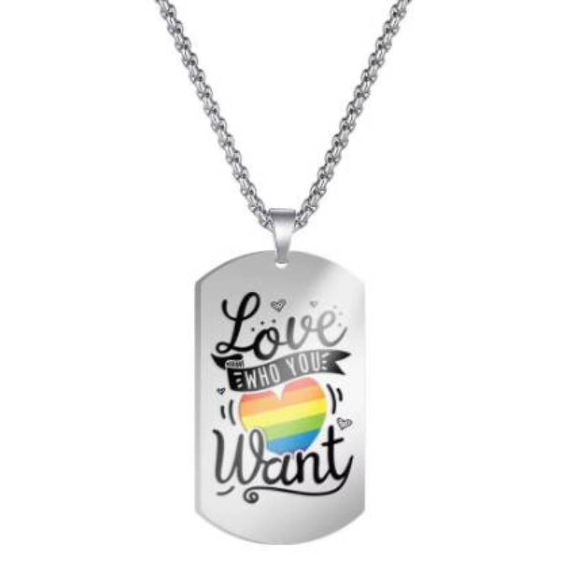 Nydelig pride nøkkelring med teksten "love who you want" på.