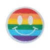 Brodert smiley i pridefarger med hvit kant
