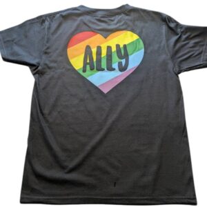 Baksiden av "Love who you want" med teksten "Ally".