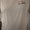 Stolt pride t-skjorte med pridefarger.